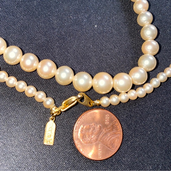 MARVELLA PEARLS NECKLACE AUTHENTIC VINTAGE 30” long - Picture 5 of 8
